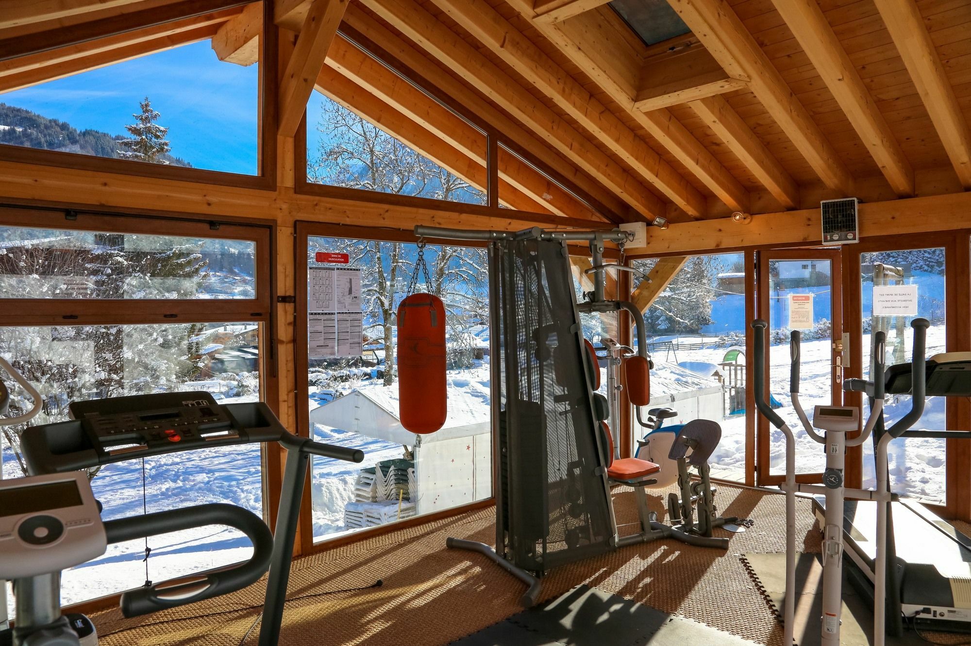Hotel Club Le Cret Morzine Exterior photo